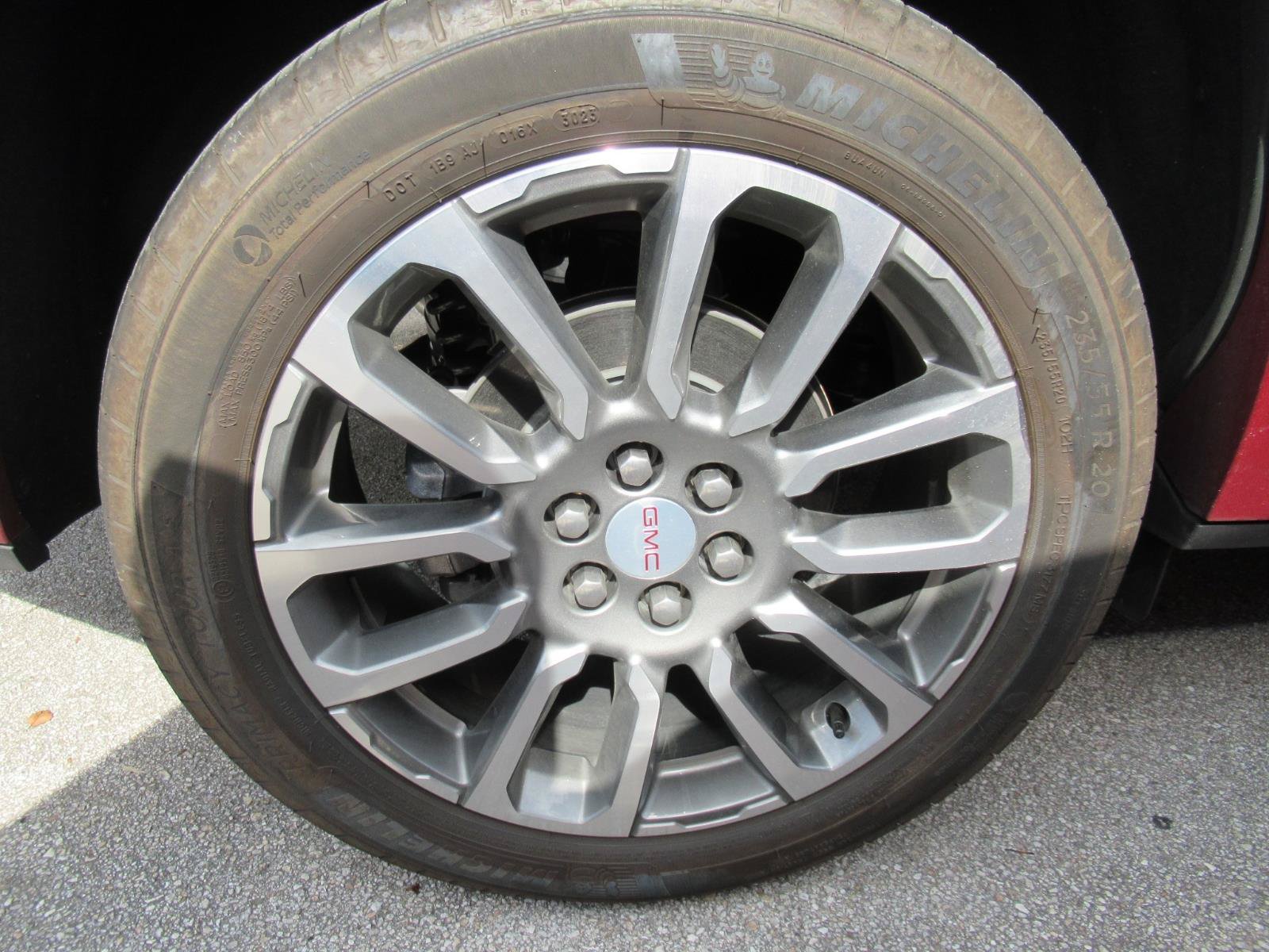 Used 2023 GMC Acadia Denali FWD image 5