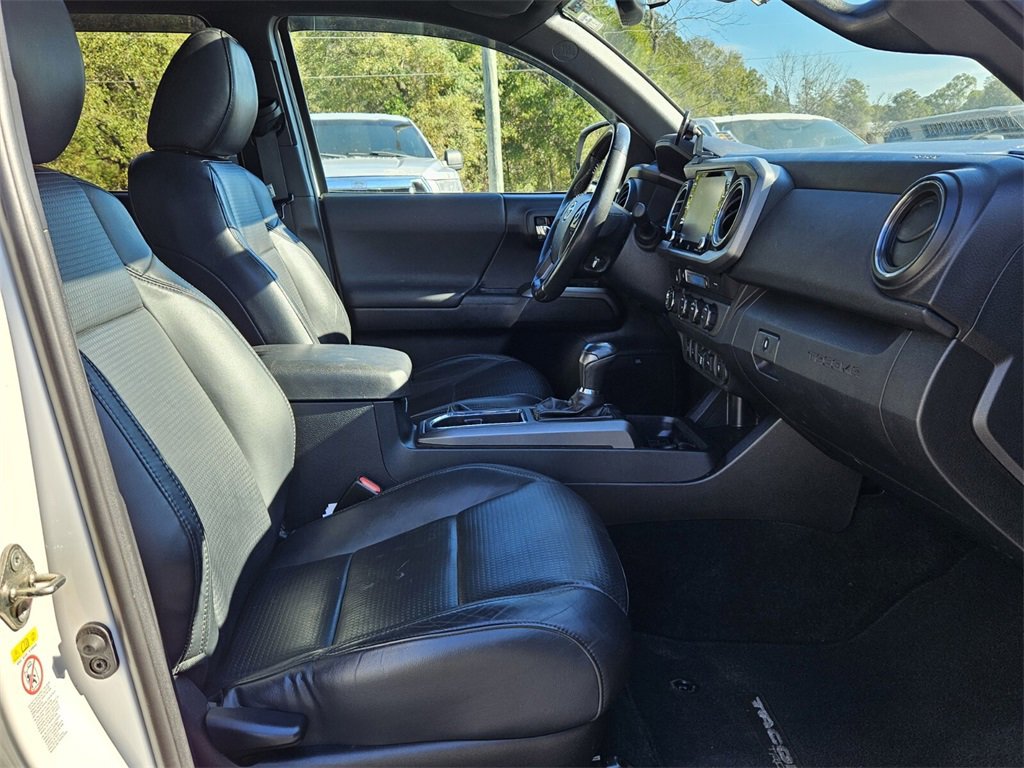 Used 2020 Toyota Tacoma TRD Off-Road image 14