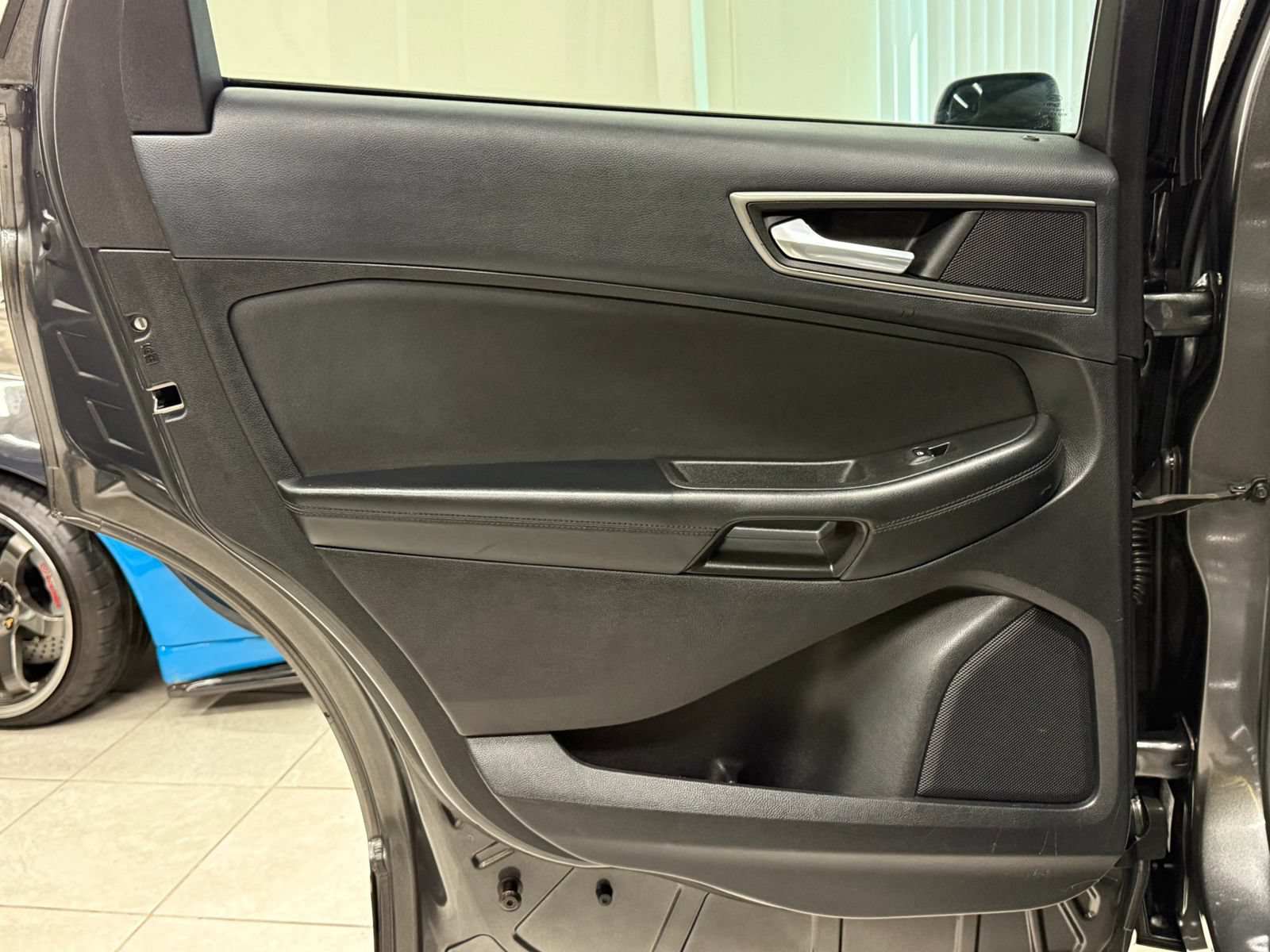 Used 2016 Ford Edge SE FWD image 17