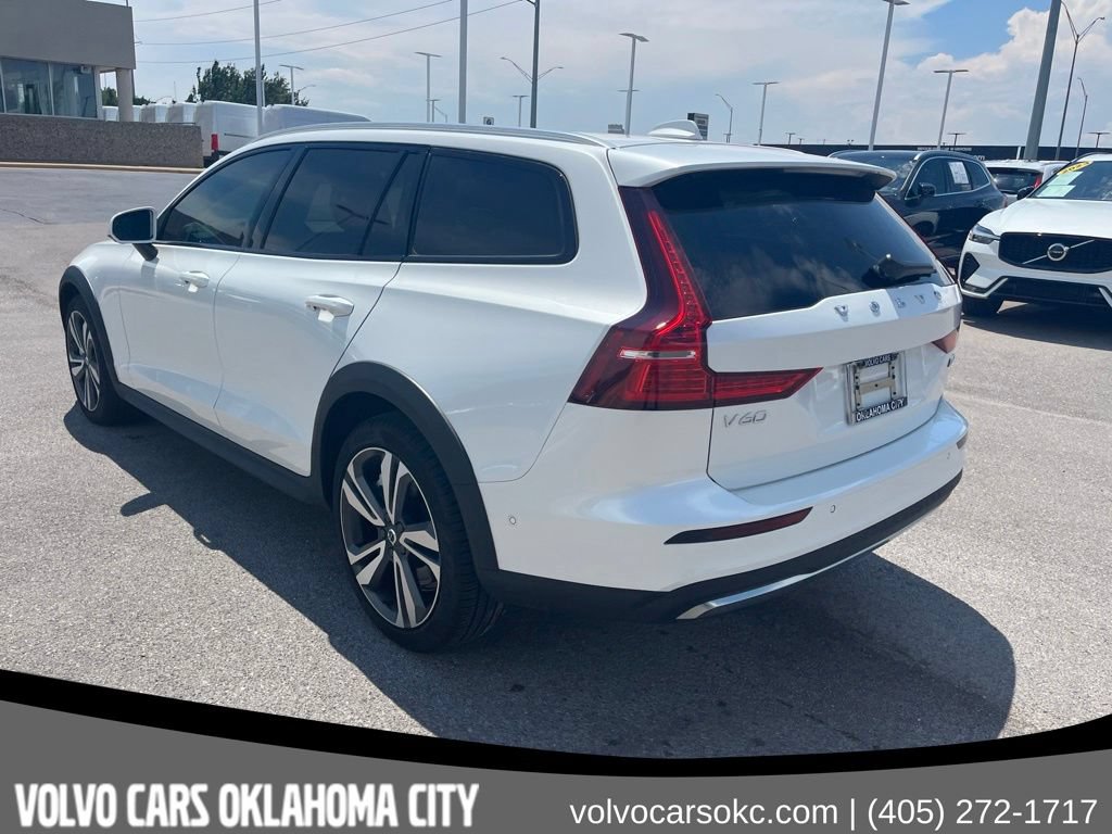 Certified 2026 Volvo V60 B5 Cross Country Plus w/ Climate Package AWD/4WD image 8