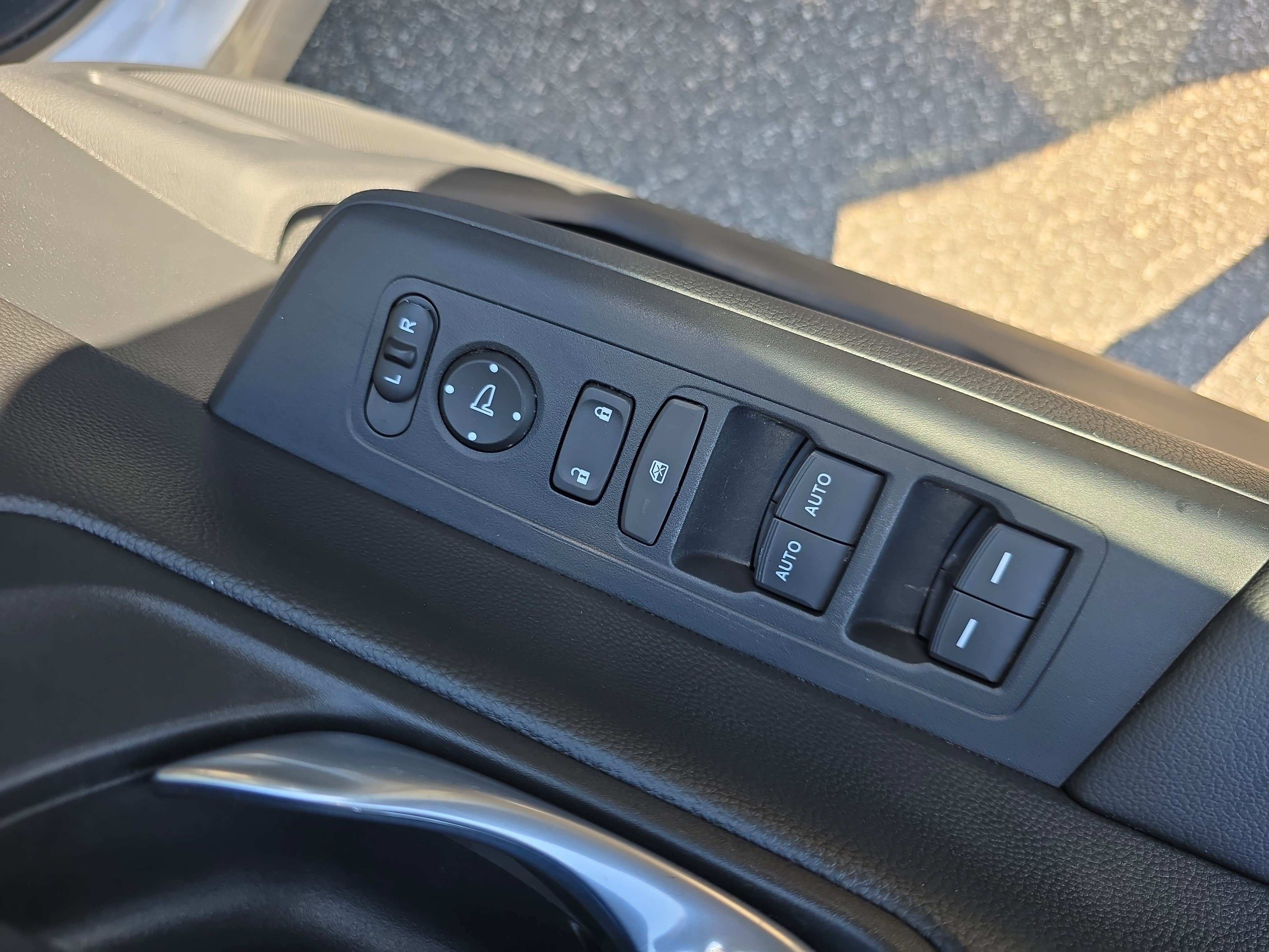Used 2025 Honda CR-V Sport image 29