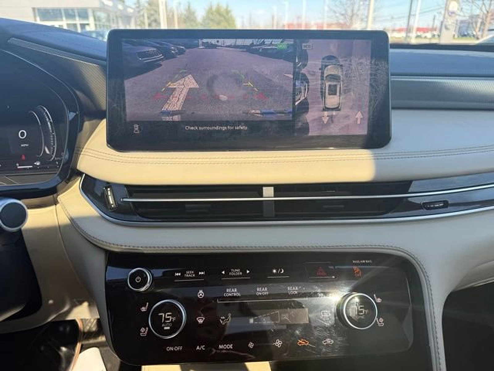 Used 2025 INFINITI QX60 Luxe w/ Lighting Package (N94) image 23