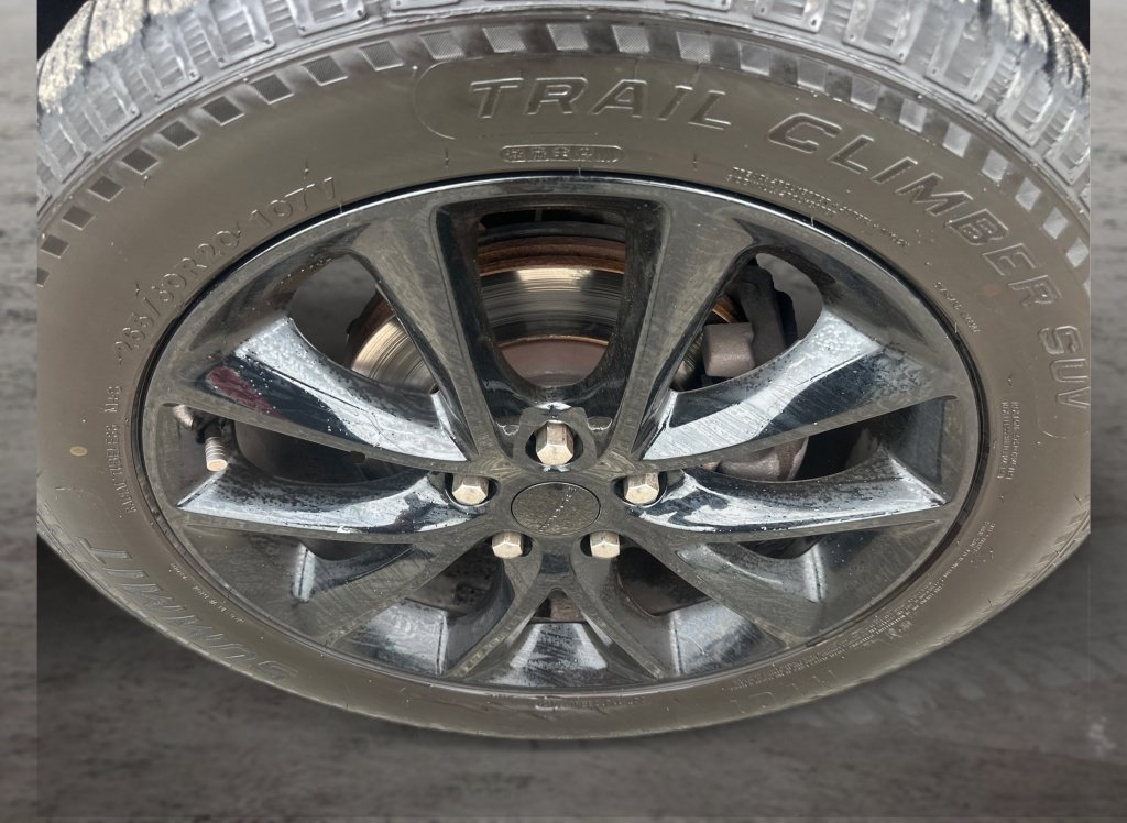 Used 2018 Dodge Durango GT w/ Blacktop Package AWD/4WD image 18