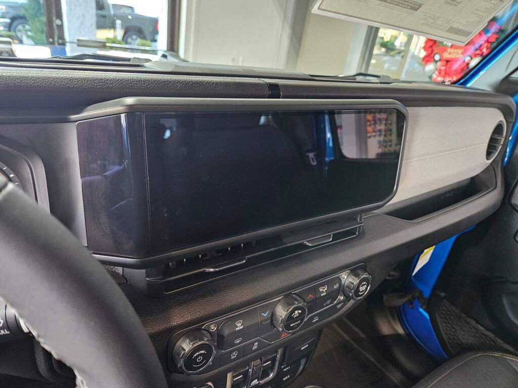 New 2025 Jeep Gladiator Sport image 21