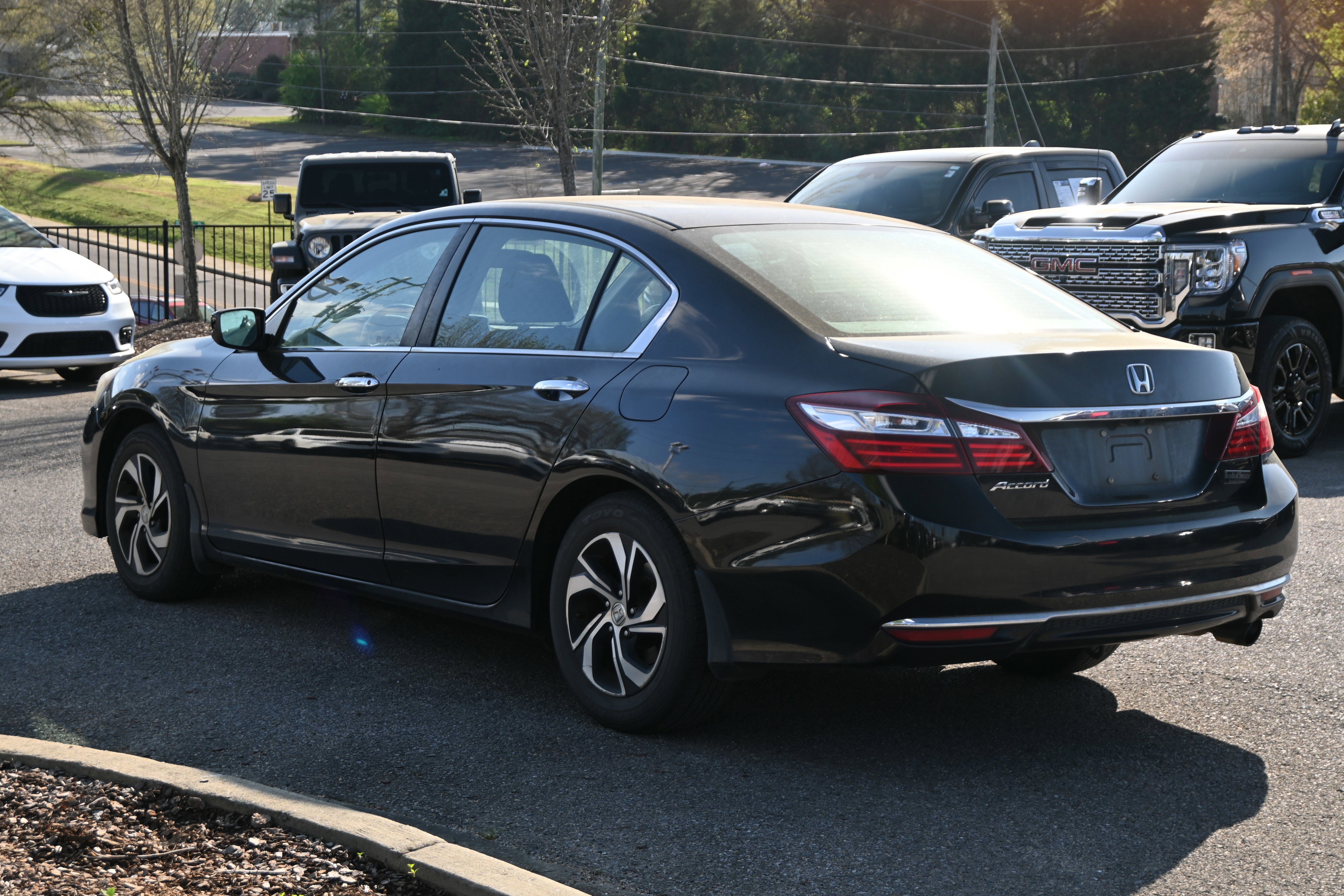 Used 2017 Honda Accord LX image 11
