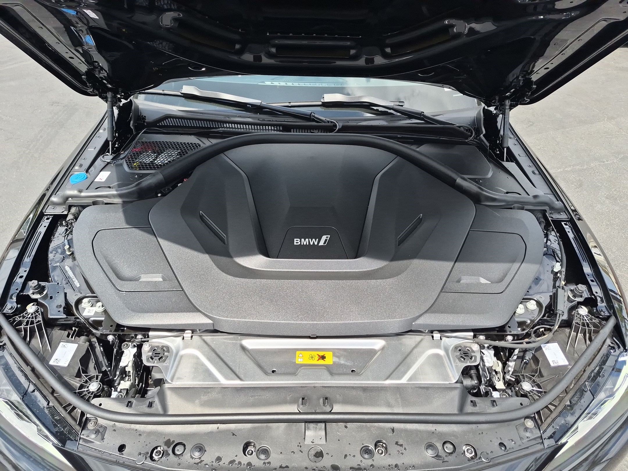 New 2026 BMW i4 eDrive40 w/ Parking Assistance Package RWD image 34