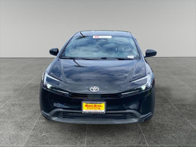 Certified 2025 Toyota Prius LE FWD image 8