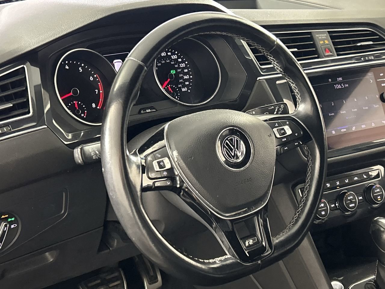 Used 2021 Volkswagen Tiguan SE R-Line image 14