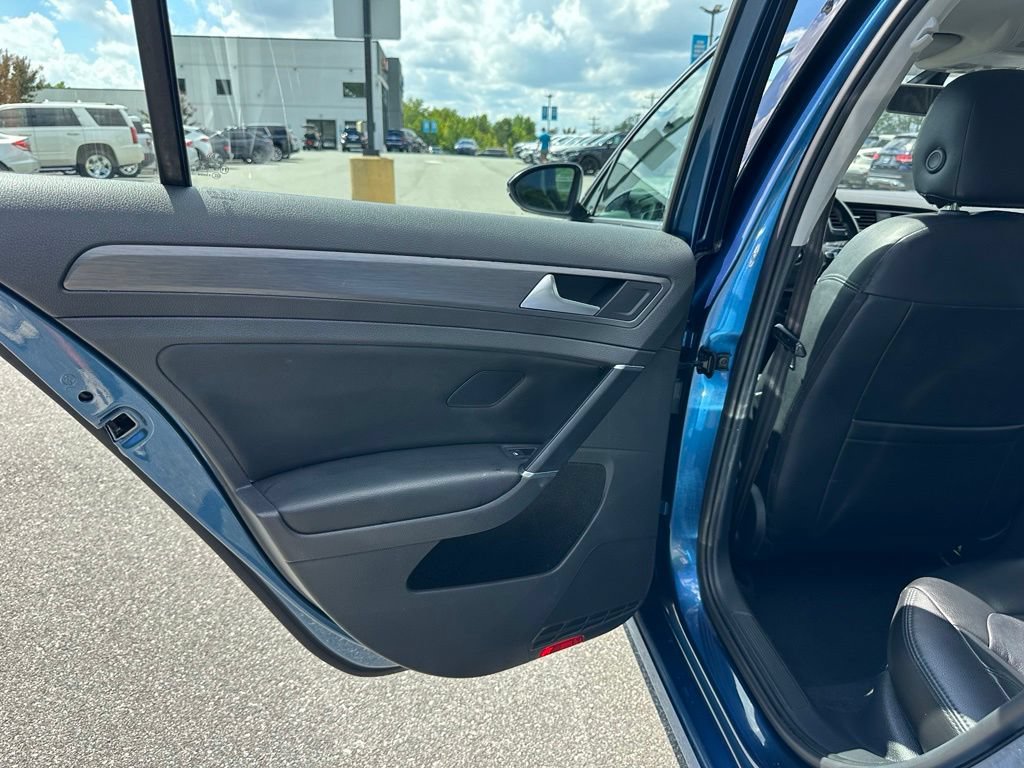 Used 2018 Volkswagen Golf S FWD image 19