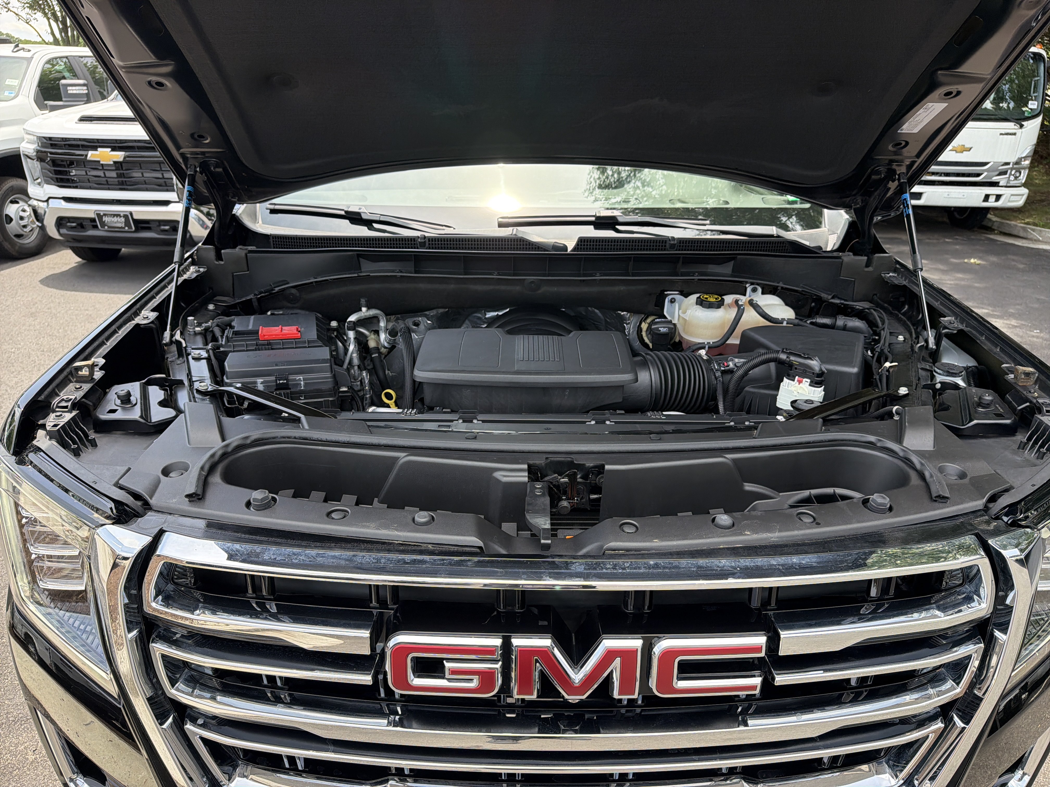 Used 2023 GMC Yukon SLT w/ SLT Luxury Package AWD/4WD image 36