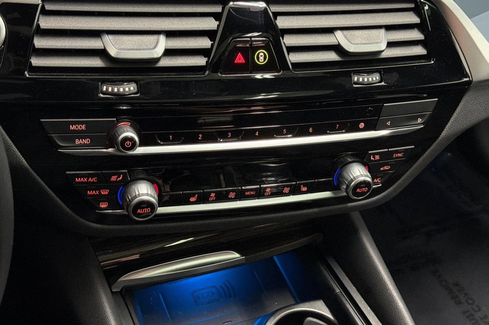 Used 2023 BMW 530e w/ Premium Package image 19