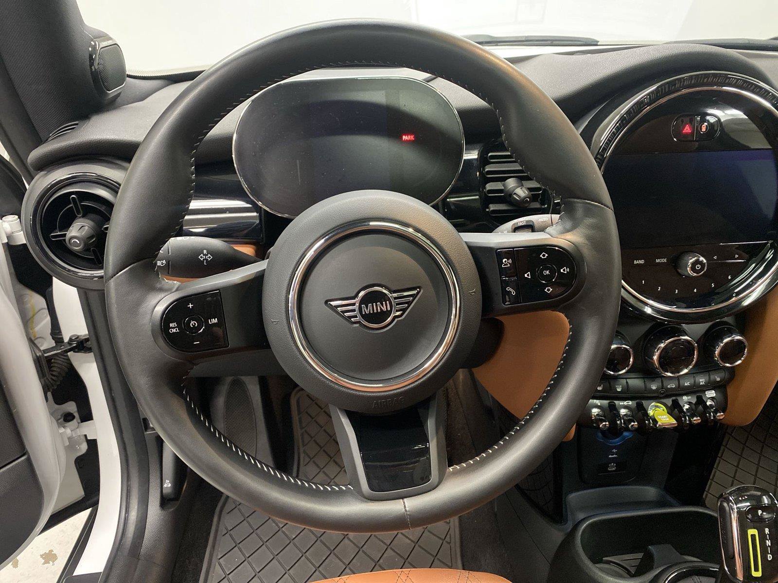 Used 2023 MINI Cooper SE FWD image 15