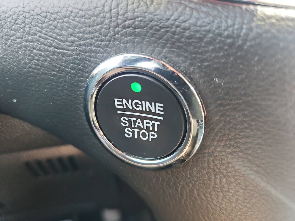Used 2022 Ford Edge Titanium AWD/4WD image 25