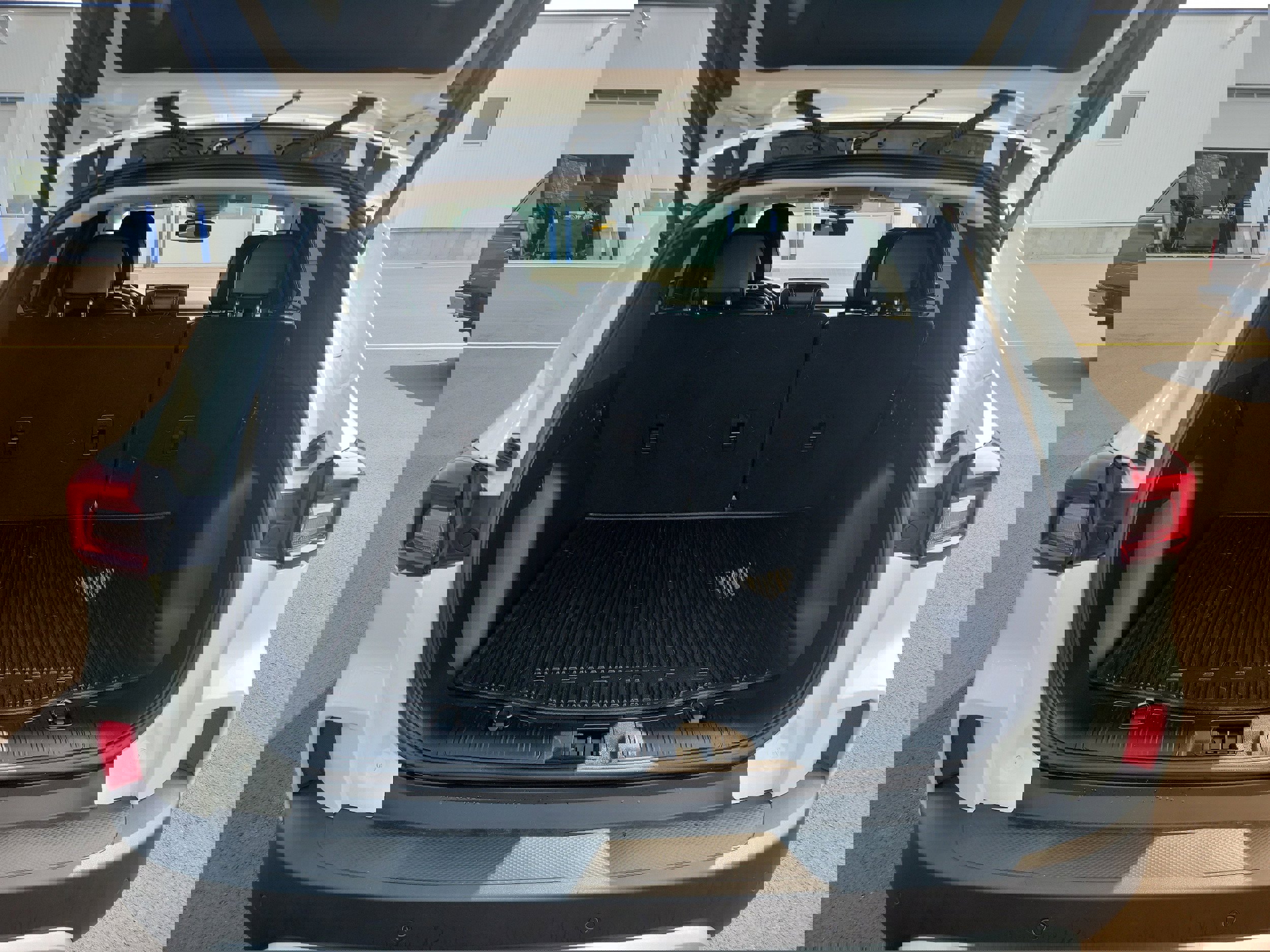 Used 2023 Ford Escape Platinum w/ Premium Technology Package image 8