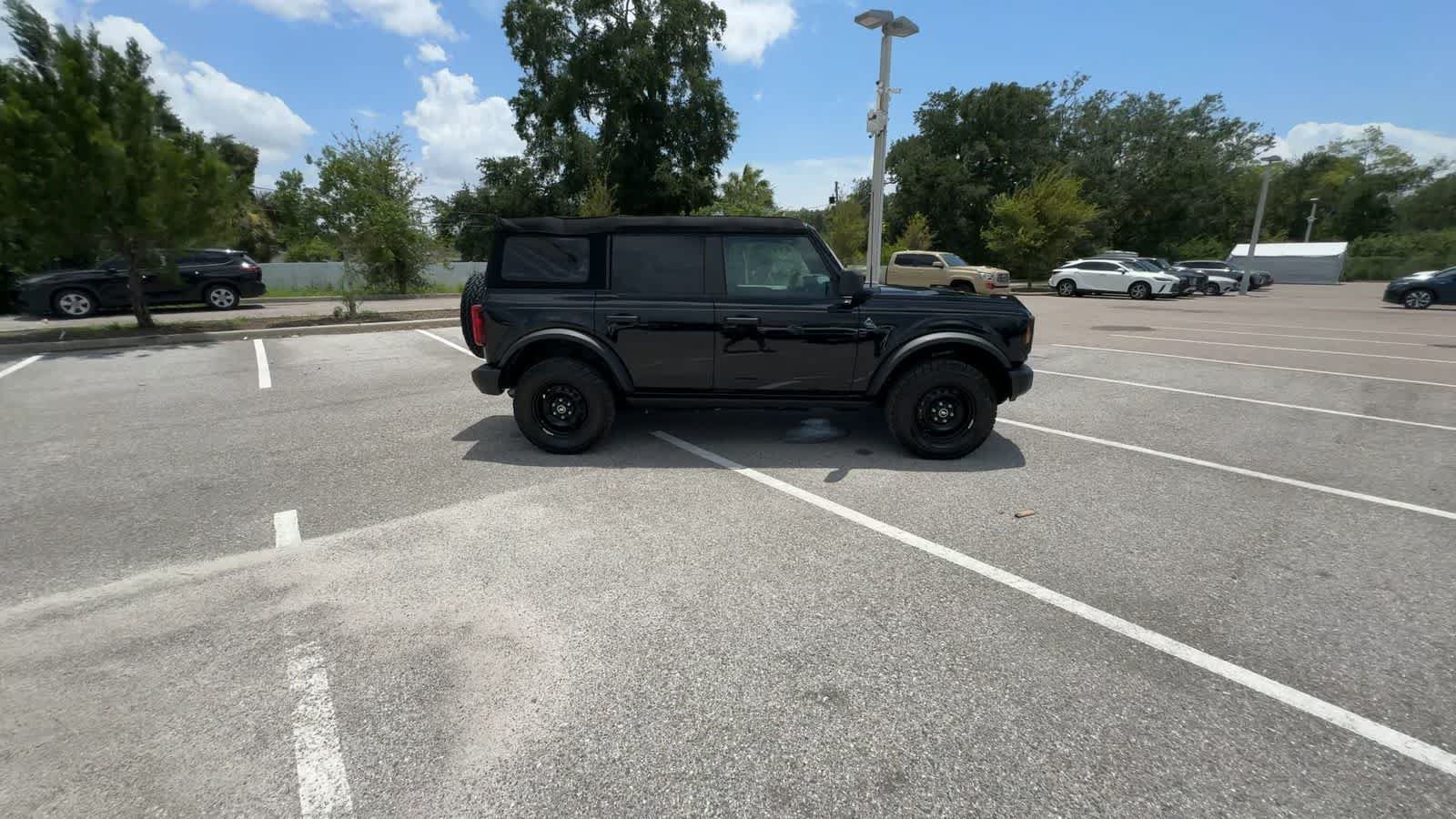 Used 2023 Ford Bronco Black Diamond AWD/4WD image 9