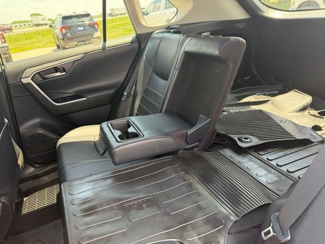 Used 2021 Toyota RAV4 Limited AWD/4WD image 29