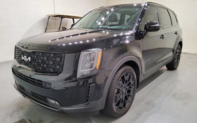 Used 2022 Kia Telluride SX w/ Nightfall Edition Package AWD/4WD image 3