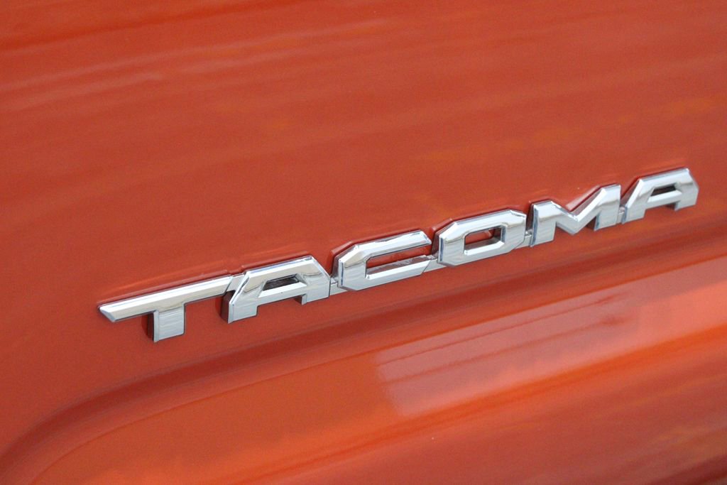 Used 2016 Toyota Tacoma TRD Sport image 32