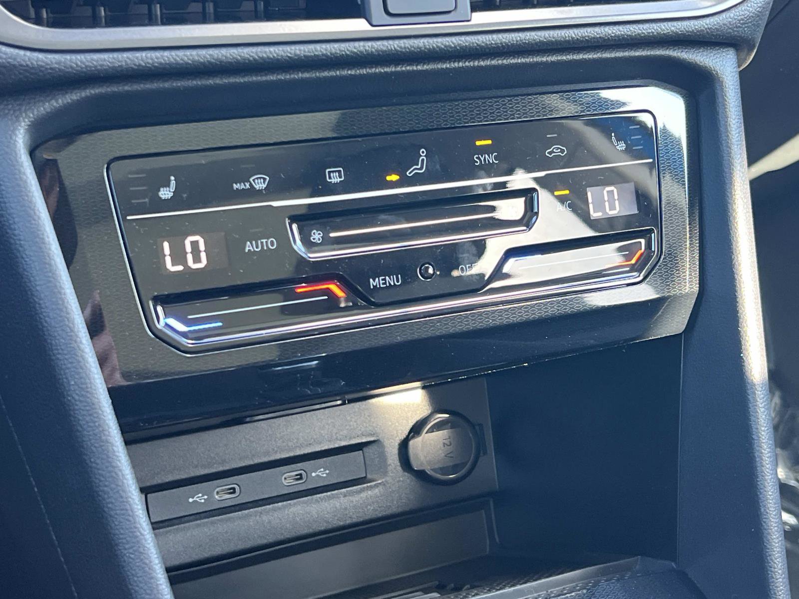 New 2026 Volkswagen Taos SE image 15