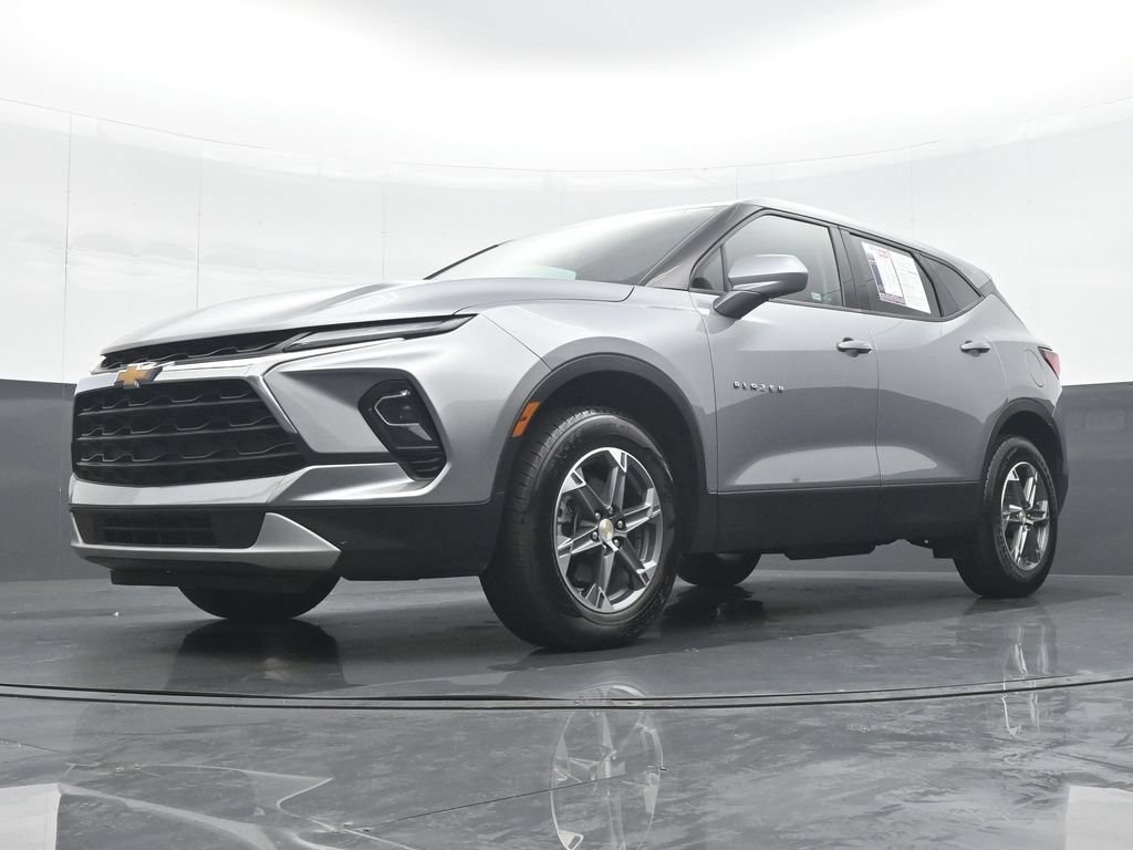 Used 2025 Chevrolet Blazer LT FWD image 26