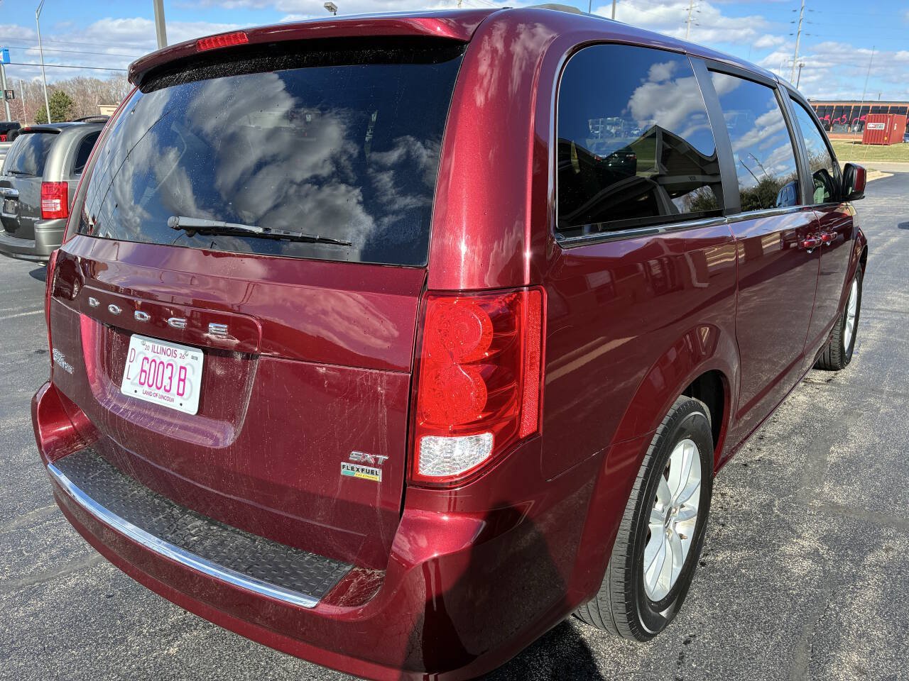 Used 2019 Dodge Grand Caravan SXT FWD image 3