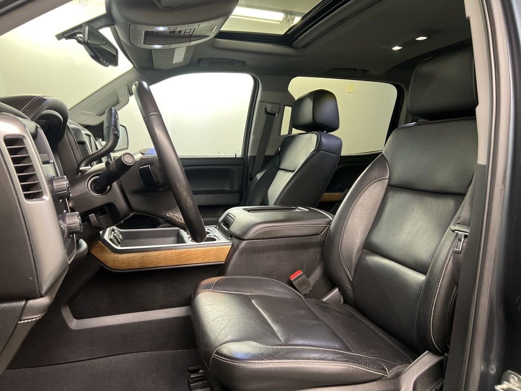 Used 2018 Chevrolet Silverado 1500 LTZ image 27