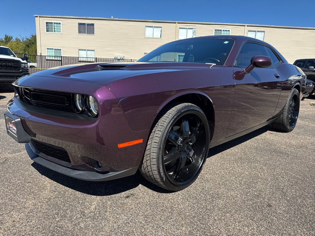Used 2022 Dodge Challenger SXT w/ Blacktop Package RWD image 4