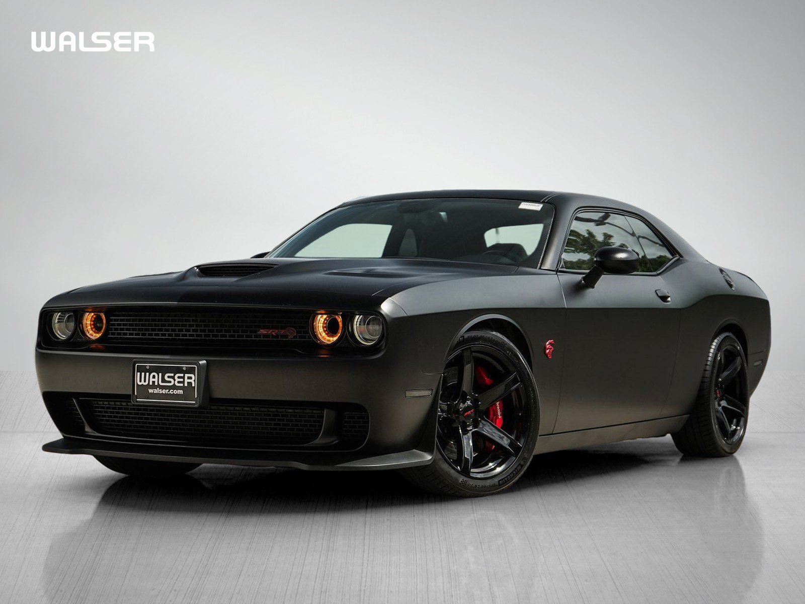 Used 2015 Dodge Challenger SRT Hellcat RWD image 1