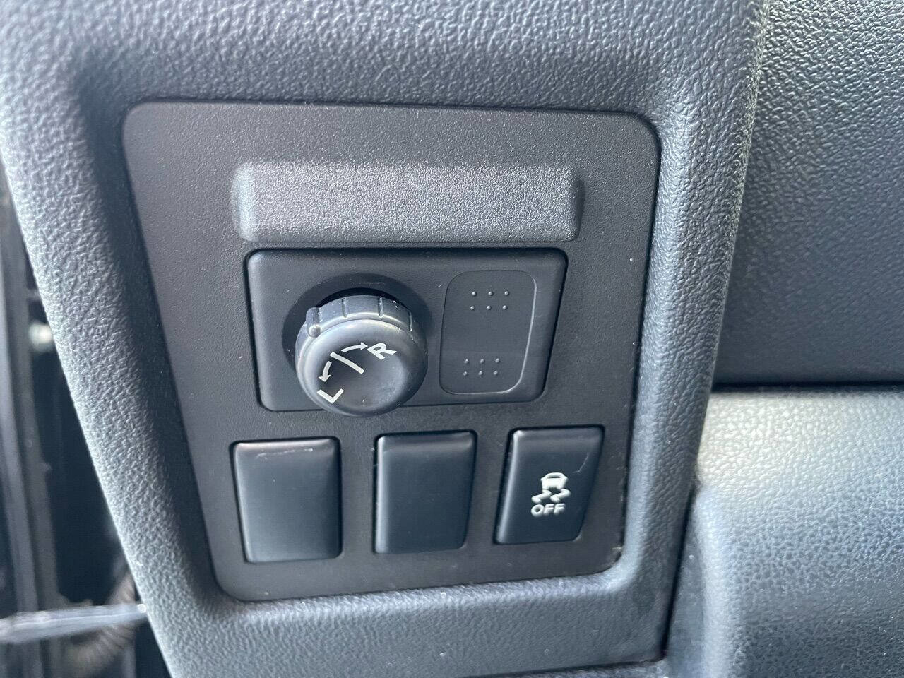 Used 2014 Nissan Rogue S image 17