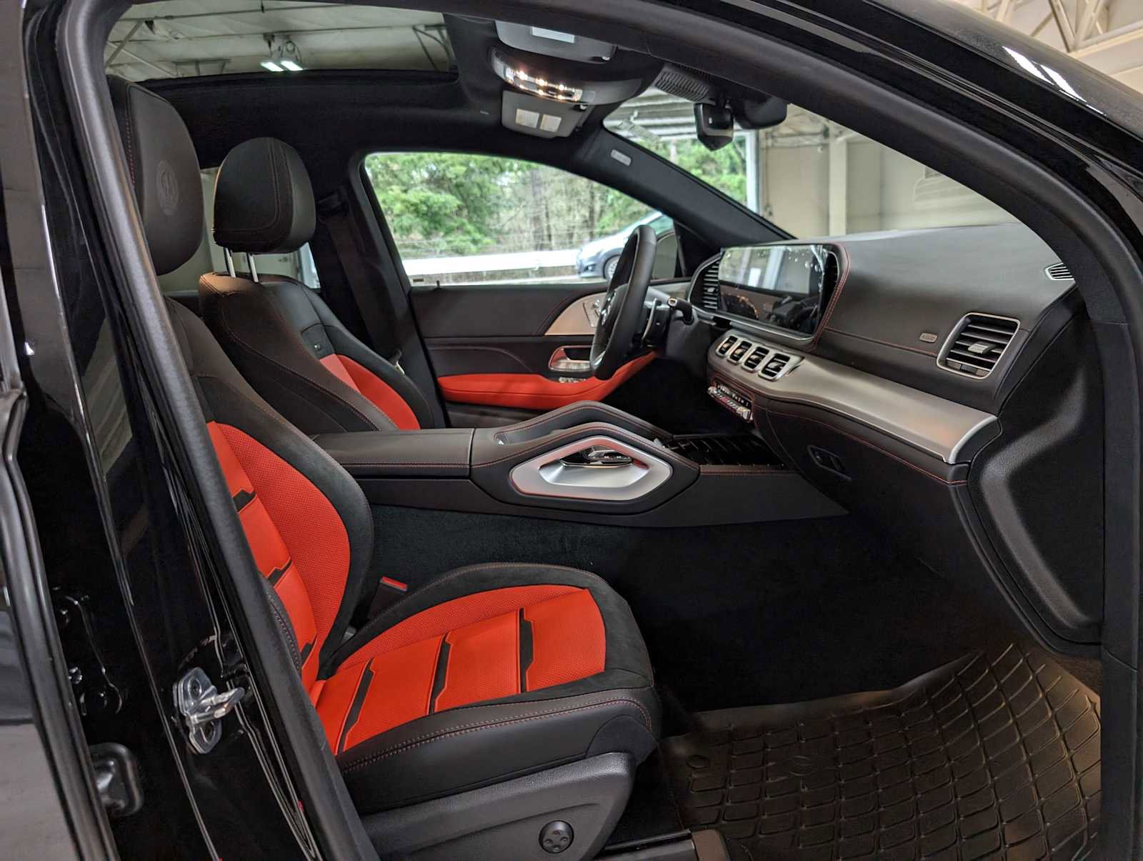 New 2025 Mercedes-Benz GLE 53 AMG 4MATIC Coupe image 11