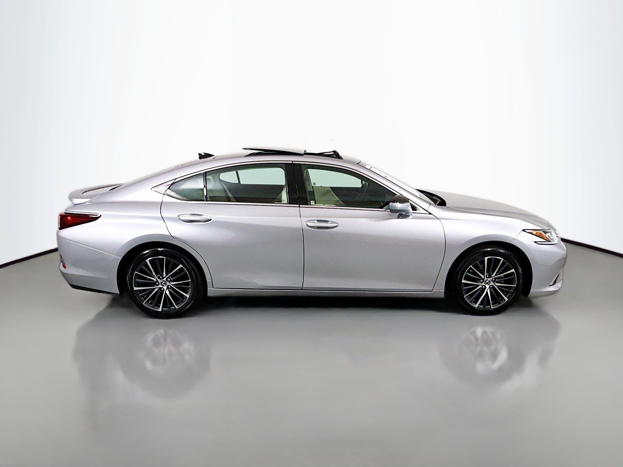 Certified 2022 Lexus ES 350 w/ Premium Package image 8