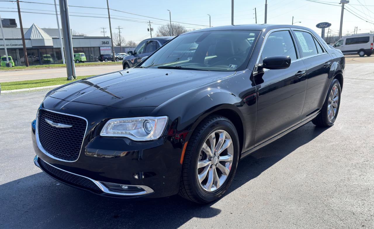 Used 2015 Chrysler 300 Limited w/ Driver Convenience Group image 6