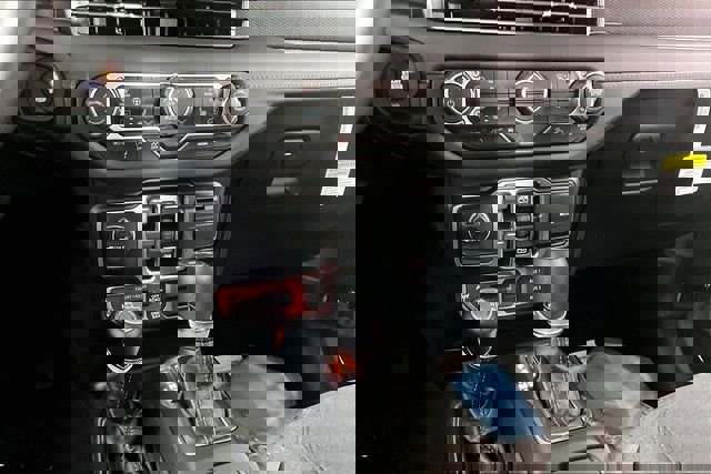 New 2026 Jeep Wrangler Unlimited Rubicon w/ Xtreme 35 Tire Package AWD/4WD image 7