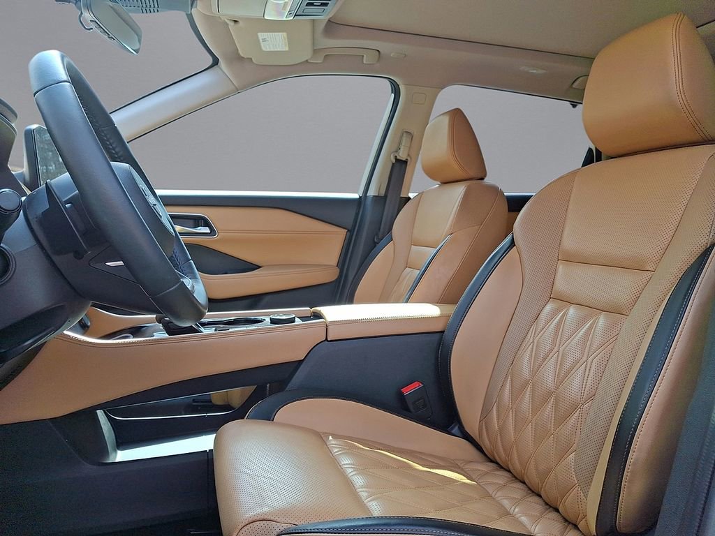 Used 2023 Nissan Rogue Platinum w/ Platinum Premium Package image 11