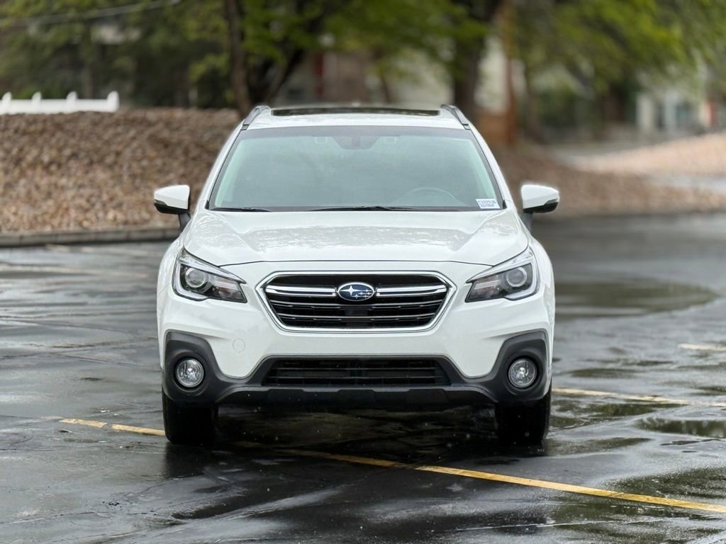 Used 2018 Subaru Outback 3.6R Touring AWD/4WD image 2