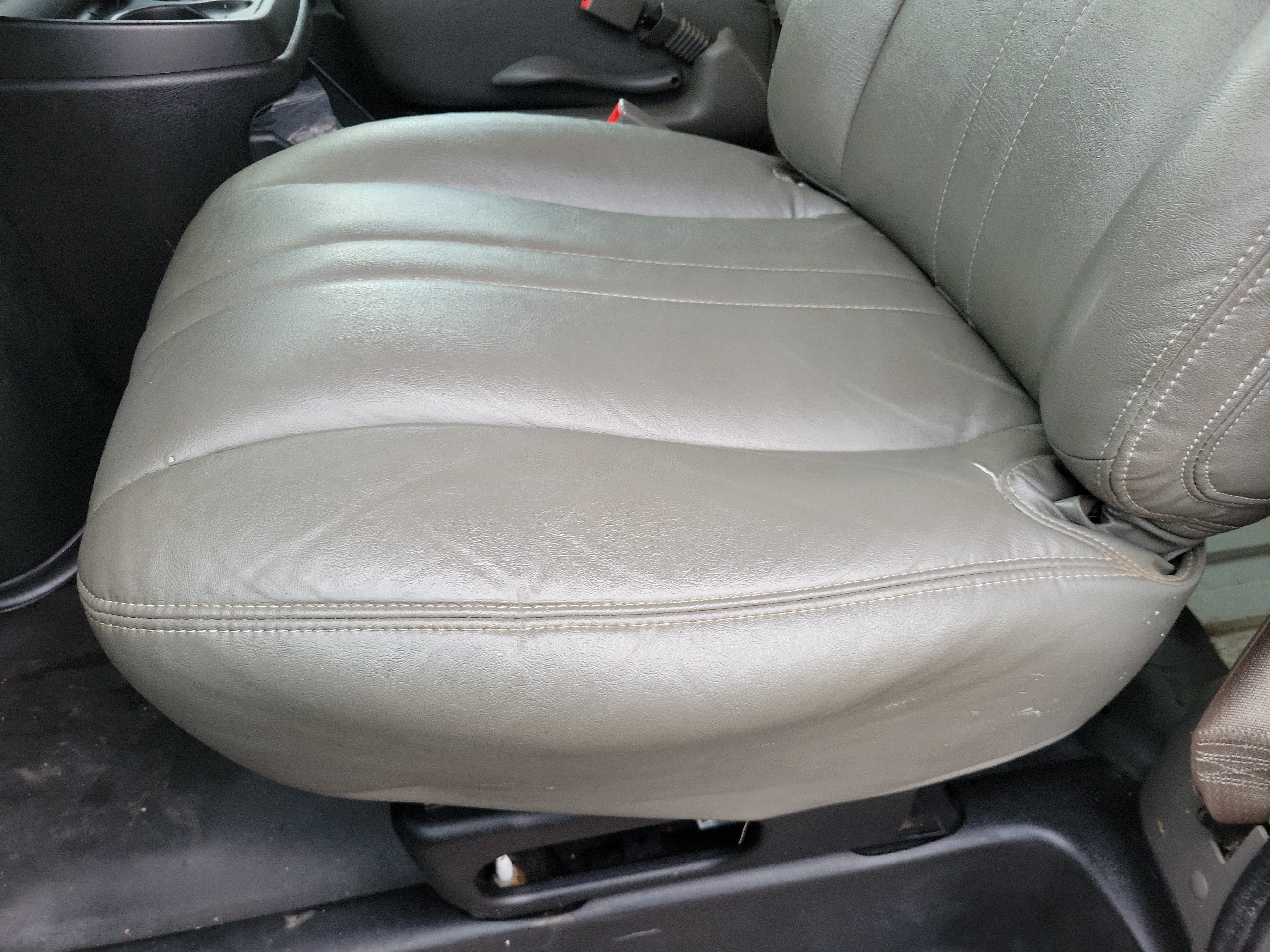 Used 2018 Chevrolet Express 2500 Extended RWD image 15