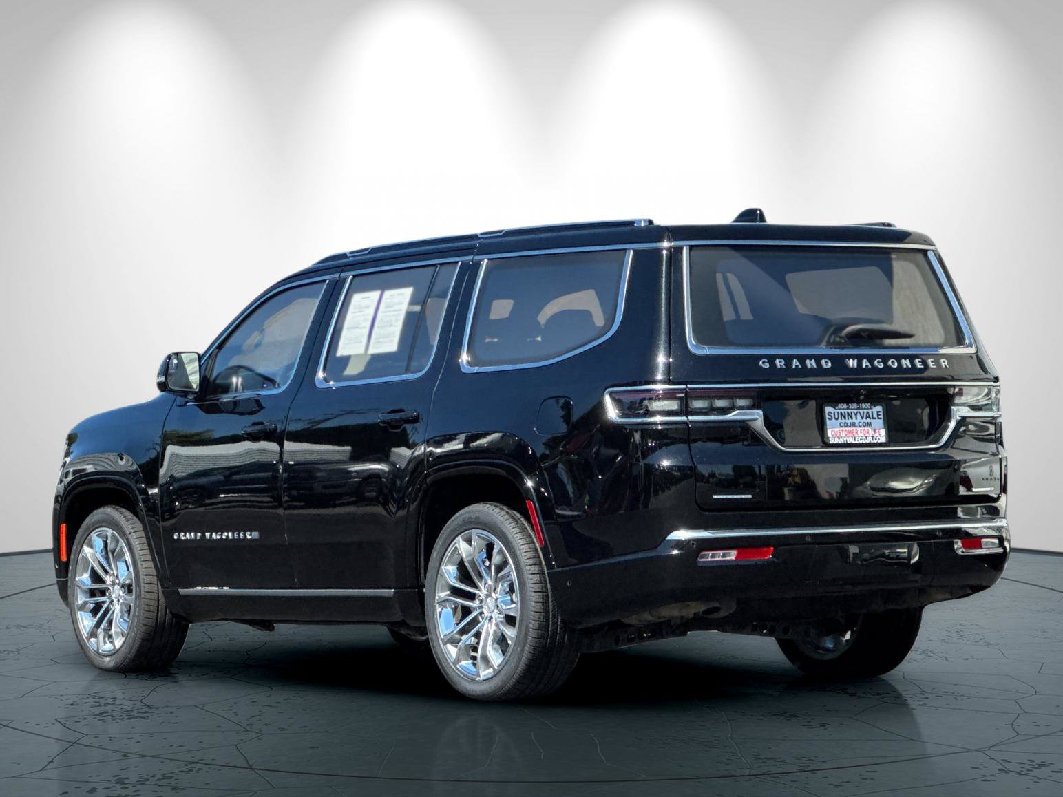Used 2022 Jeep Grand Wagoneer Series II w/ Premium Group II AWD/4WD image 6