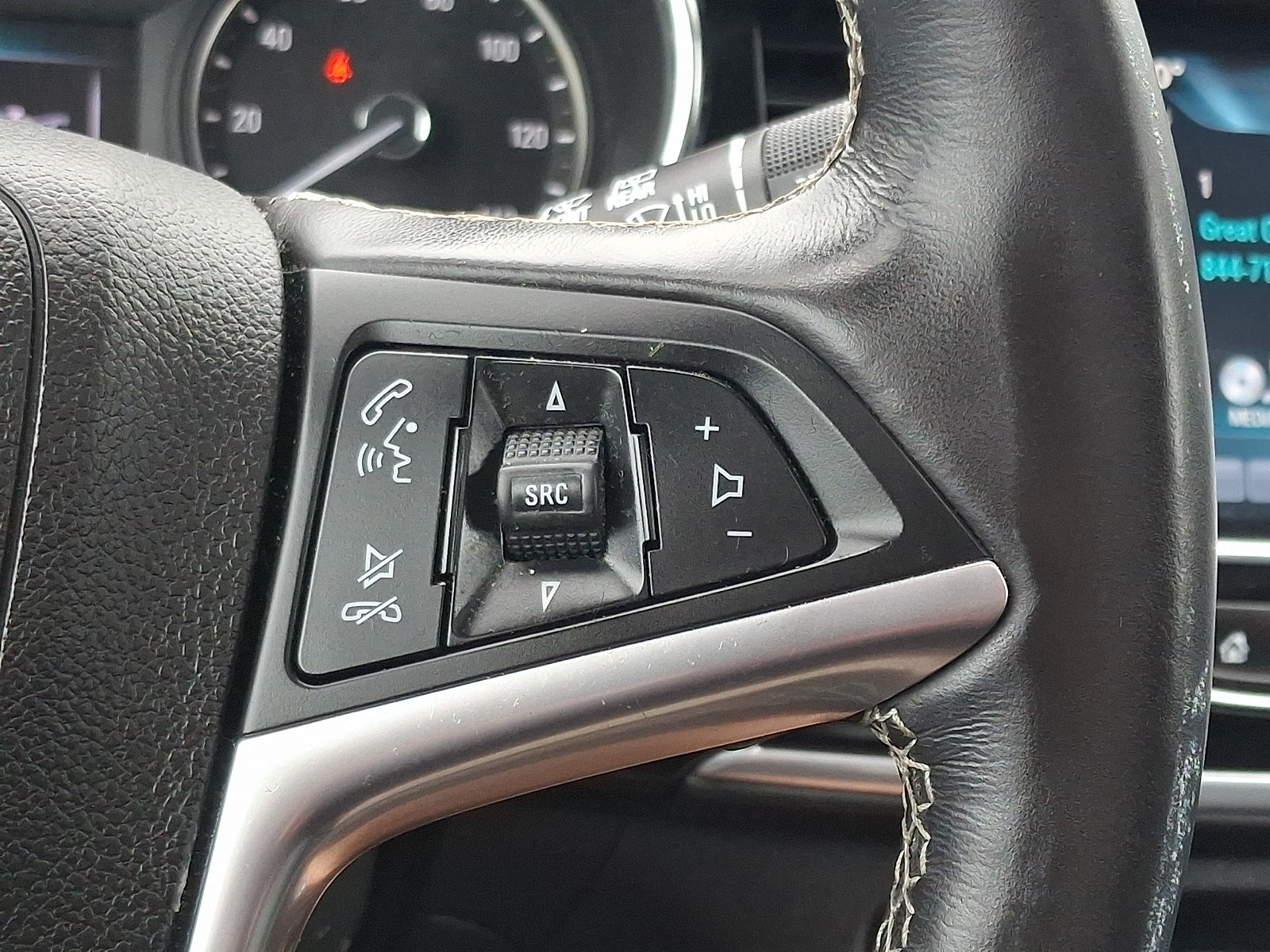 Used 2019 Buick Encore Essence AWD/4WD image 24