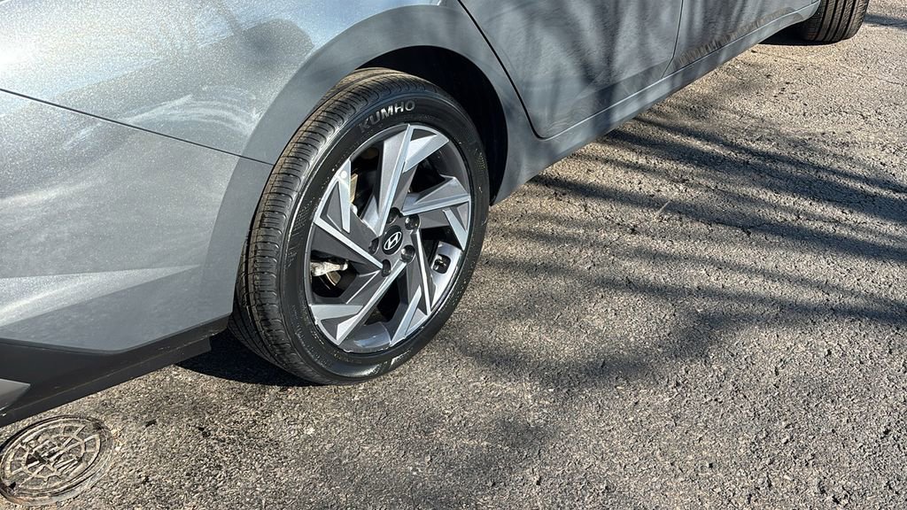 Used 2025 Hyundai Elantra SEL image 8