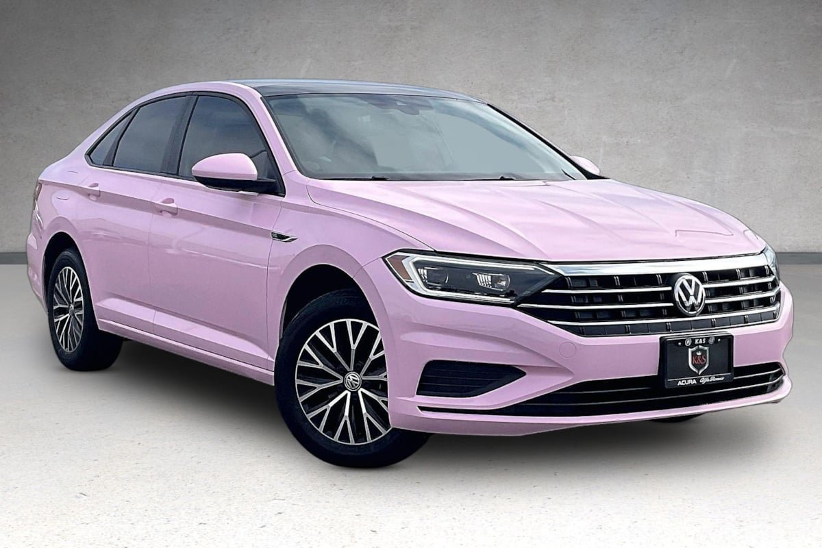 Used 2019 Volkswagen Jetta SEL w/ Cold Weather Package FWD image 2