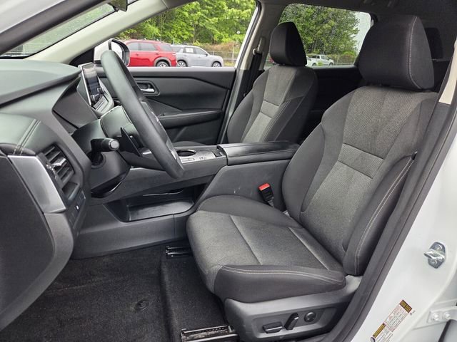 Certified 2024 Nissan Rogue SV FWD image 8