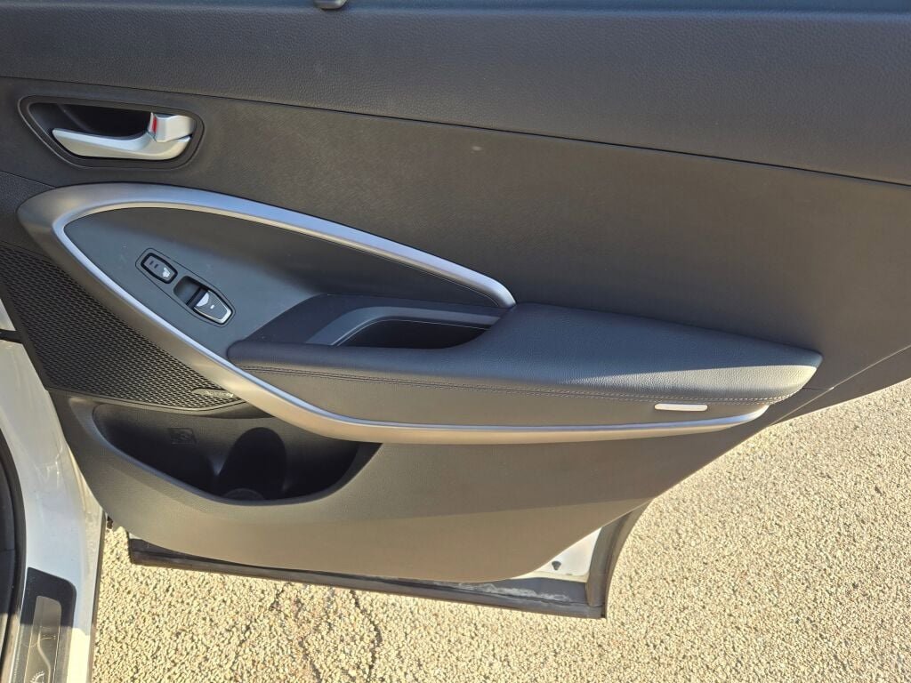 Used 2014 Hyundai Santa Fe Limited image 11