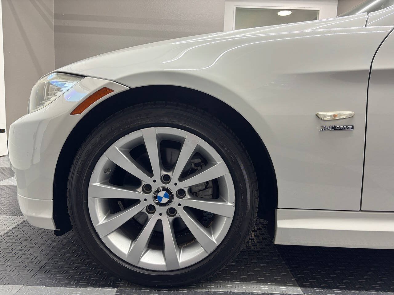 Used 2011 BMW 328i xDrive Sedan AWD/4WD image 12