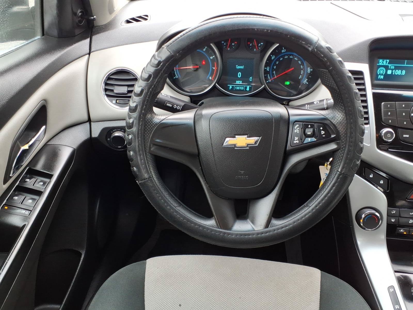 Used 2011 Chevrolet Cruze LS w/ Connectivity Package FWD image 5