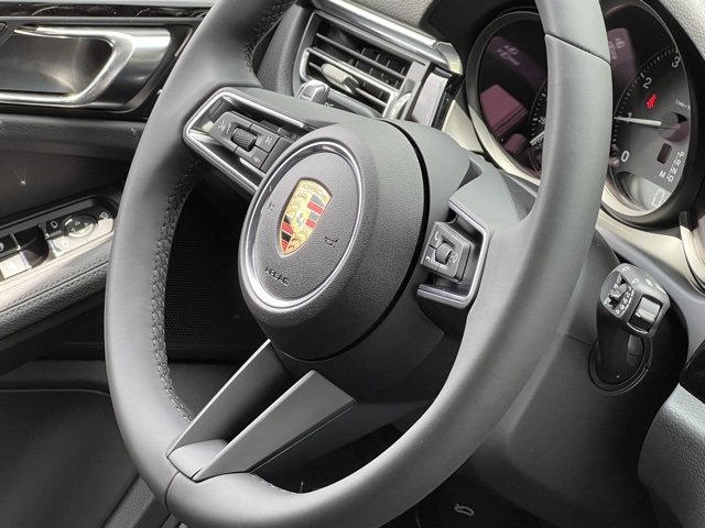 New 2025 Porsche Macan image 41