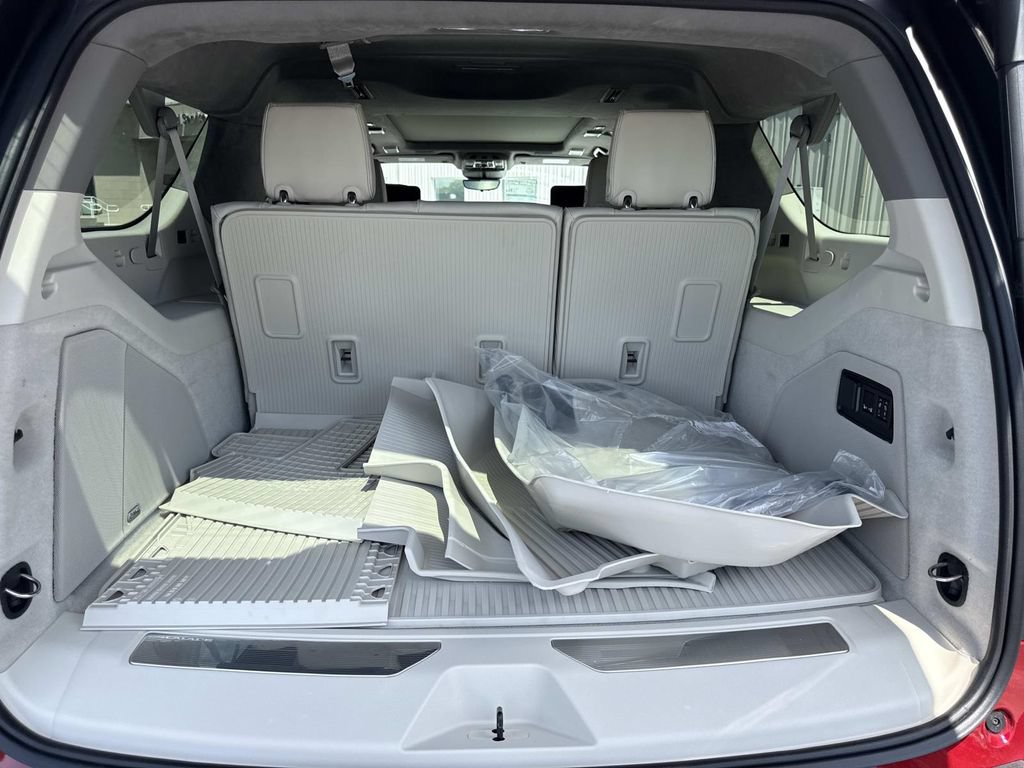 New 2026 Cadillac Escalade ESV Platinum Sport w/ LPO, Floor Liner Package AWD/4WD image 11
