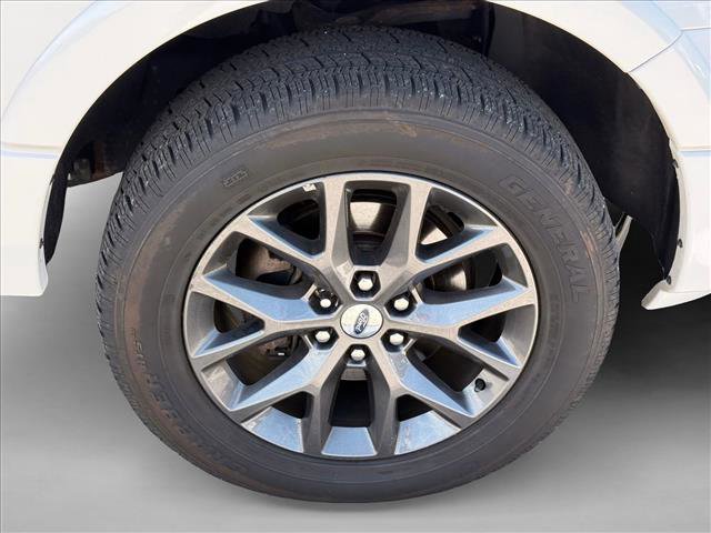 Used 2017 Ford Expedition Limited w/ Equipment Group 301A AWD/4WD image 4