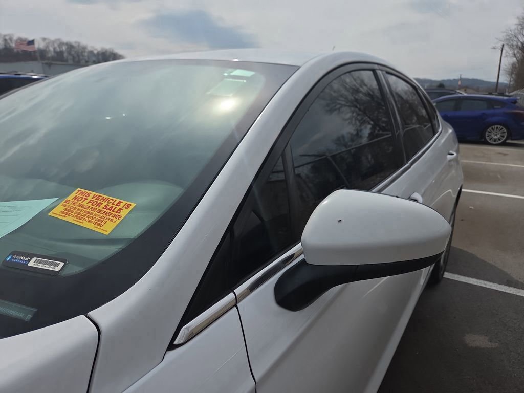 Used 2017 Ford Fusion SE w/ Equipment Group 201A image 12