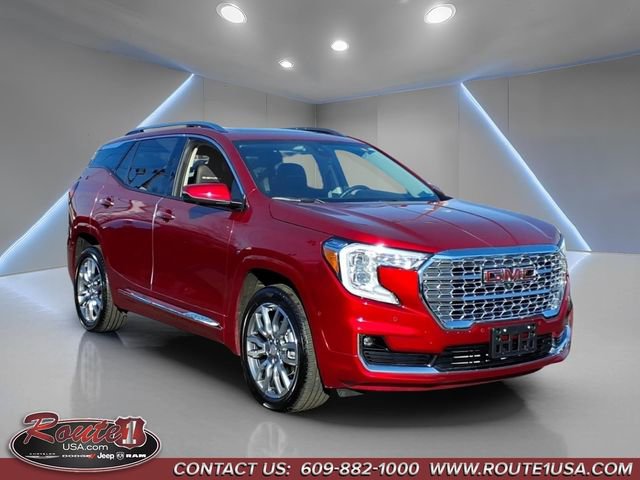 Used 2024 GMC Terrain Denali w/ Denali Premium Package image 1