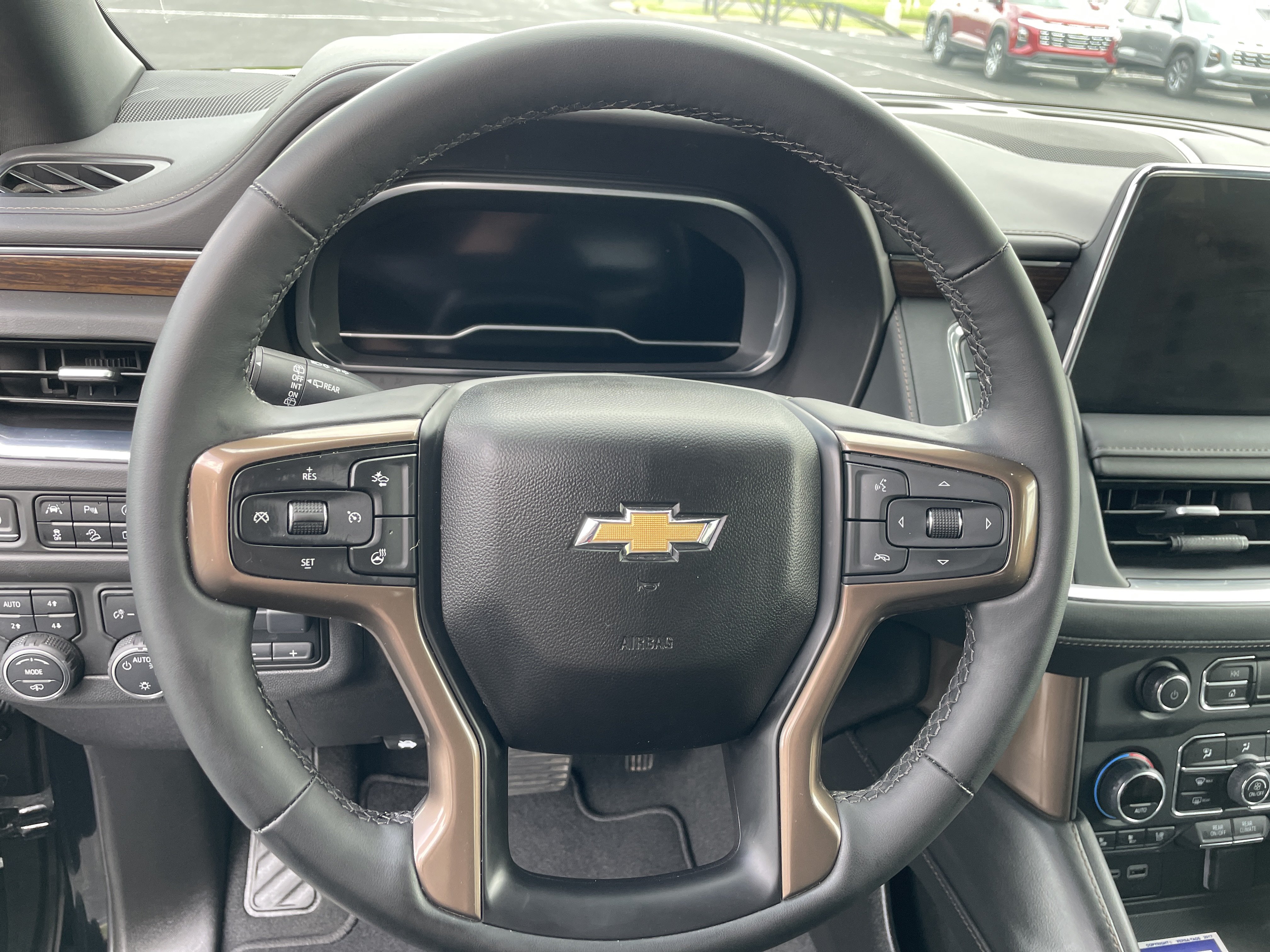 Used 2023 Chevrolet Suburban High Country AWD/4WD image 9